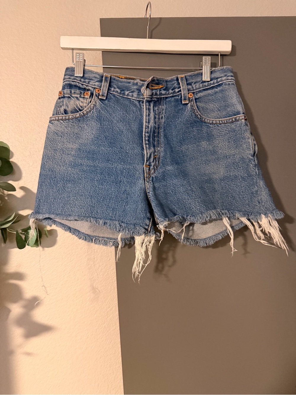 Levi Cutoff Shorts High Rise
